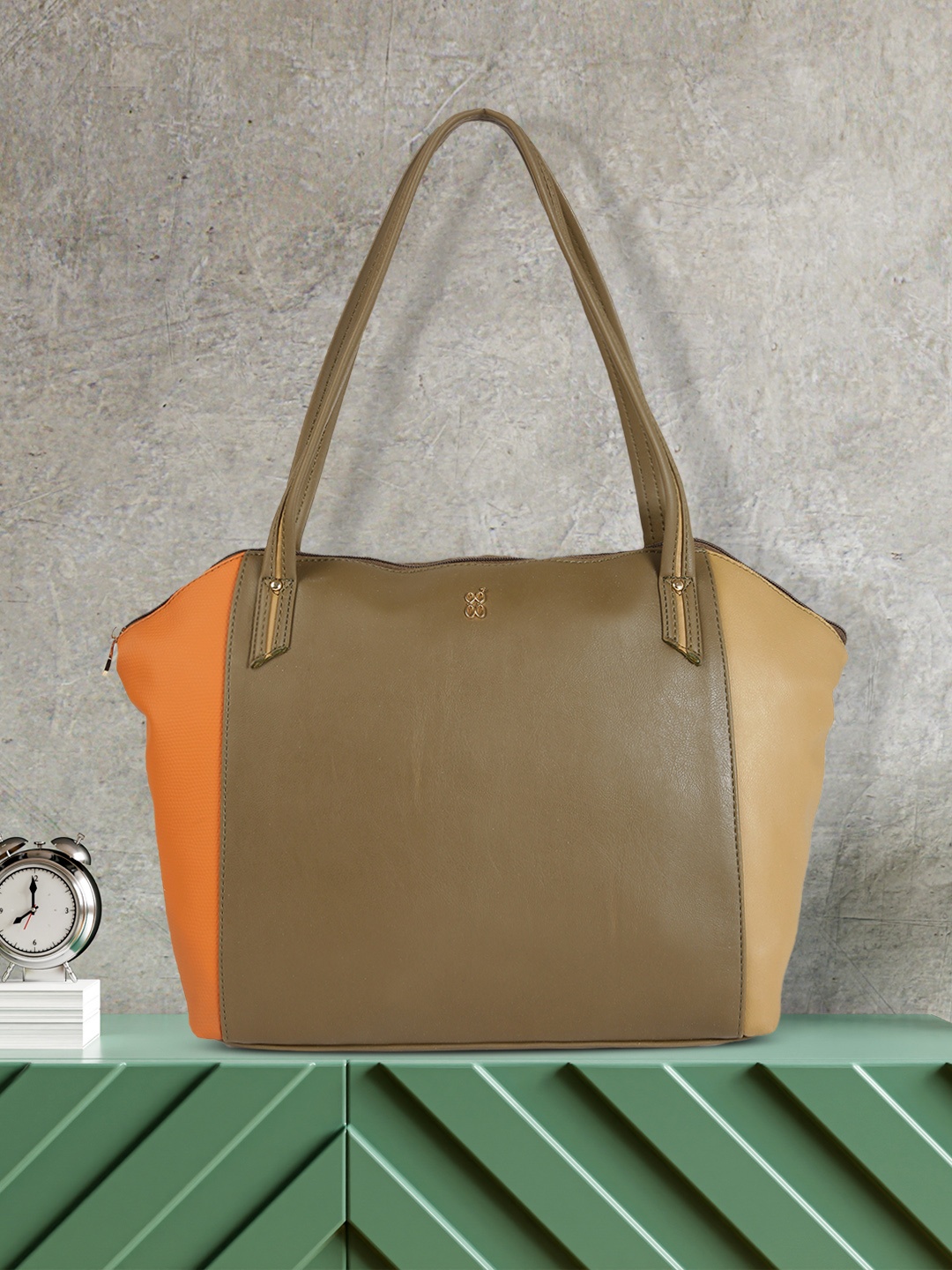 

Baggit Green Colourblocked Bowling Shoulder Bag