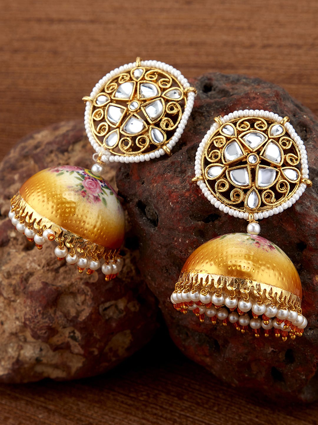 

Sukkhi Gold-Toned & Kundan Studded Dome Shaped Jhumkas Earrings