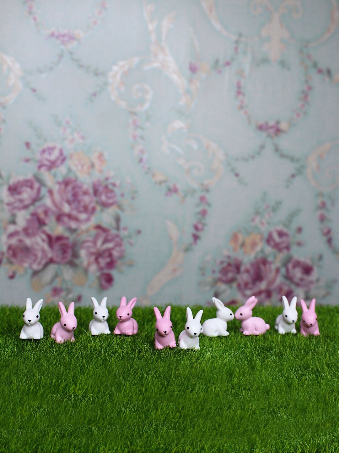 

Wonderland Set Of 10 White & Pink Bunny Garden Accessory