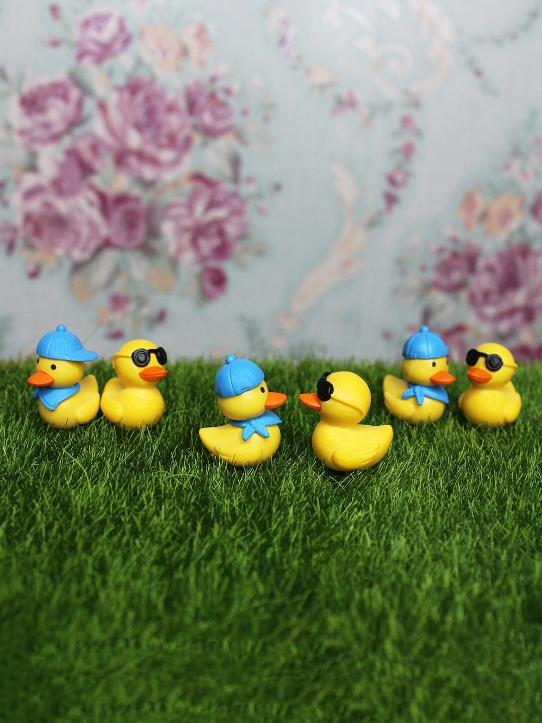 

Wonderland Set Of 6 Yellow & Blue Duck Garden Accessories