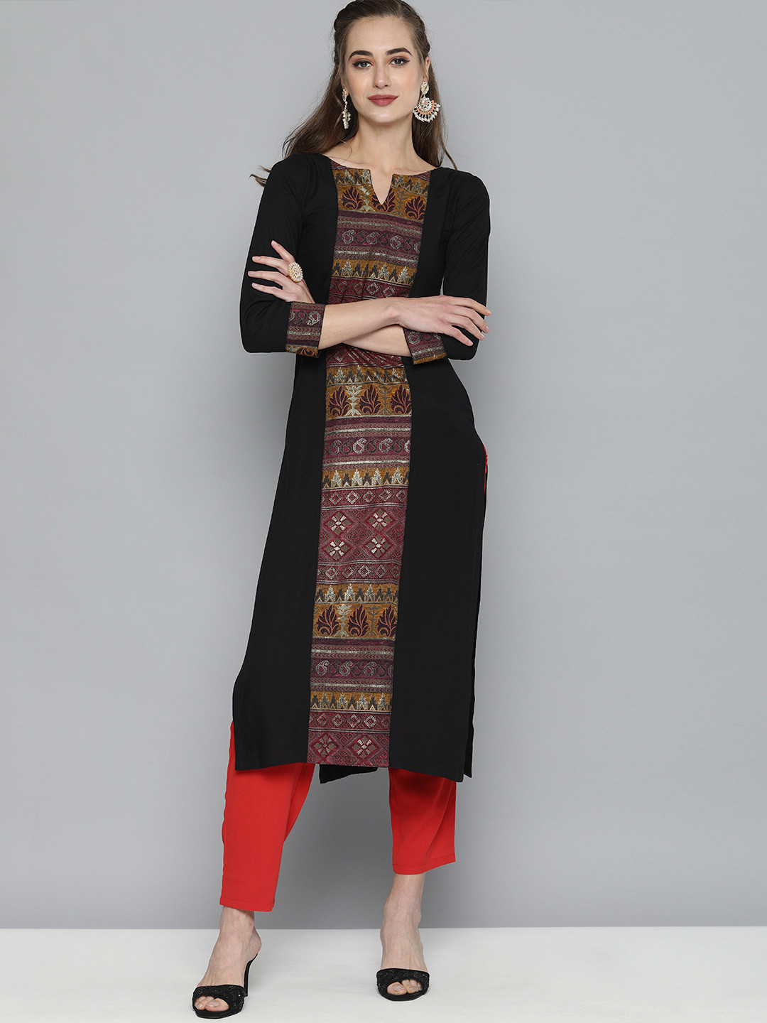 

Kvsfab Women Black Ethnic Motifs Printed Panelled Kurta