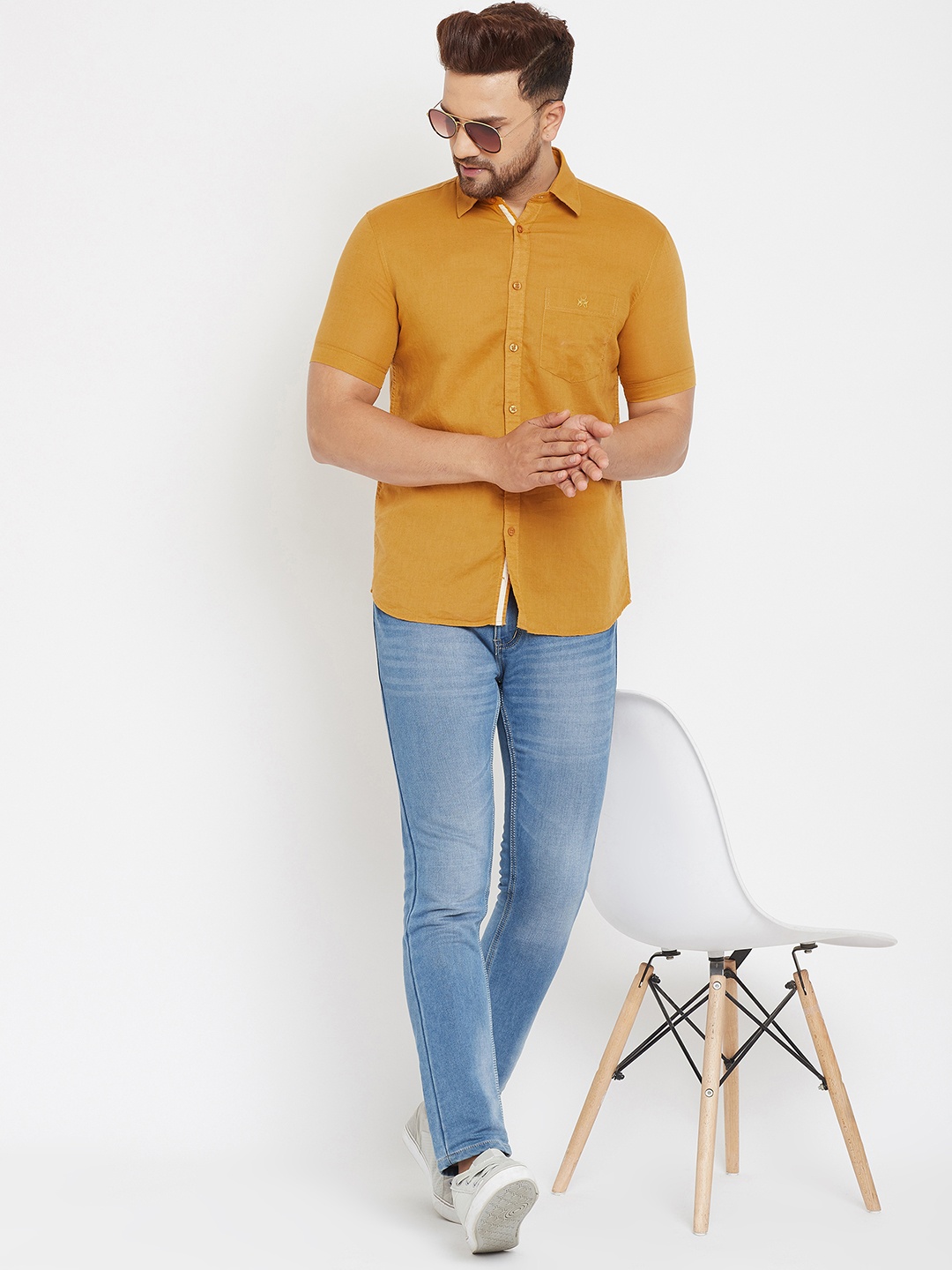 

Crimsoune Club Men Yellow Slim Fit Casual Shirt