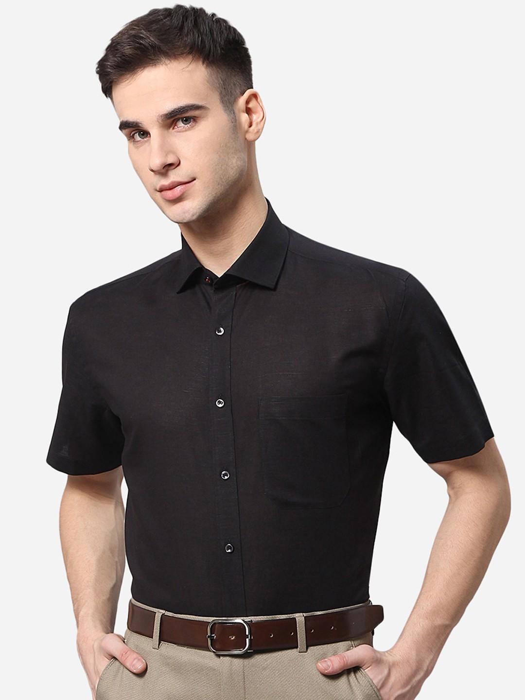 

Greenfibre Men Black Regular Fit Solid Formal Shirt