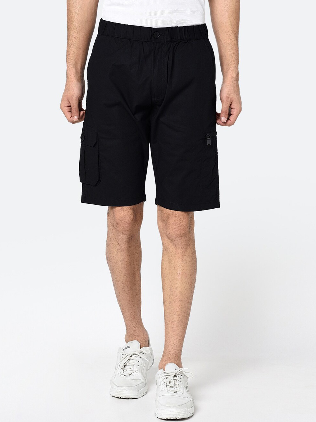 

Octave Men Black Mid-Rise Solid Cargo Shorts