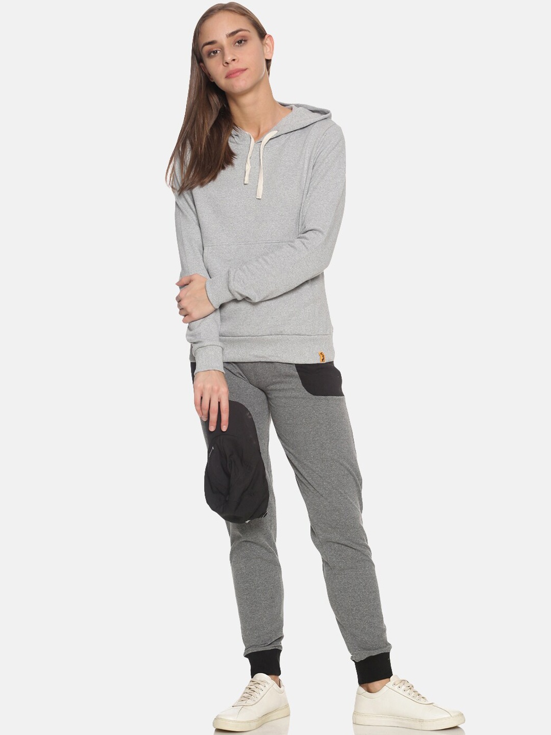 

Campus Sutra Women Grey Solid Cotton Tracksuit