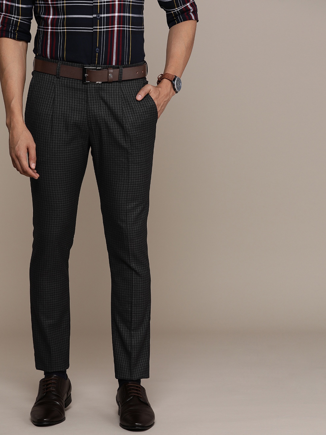 

SELECTED Men Black & Grey Checked Slim Fit Pleated Formal Trousers