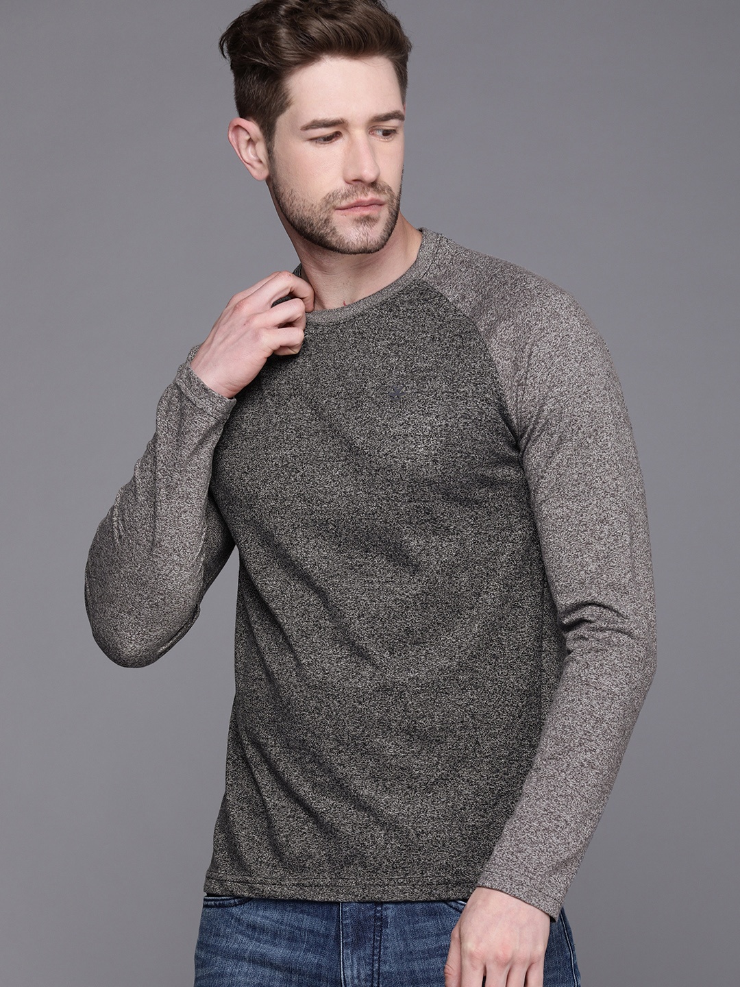 

WROGN Men Charcoal Grey Slim Fit T-shirt