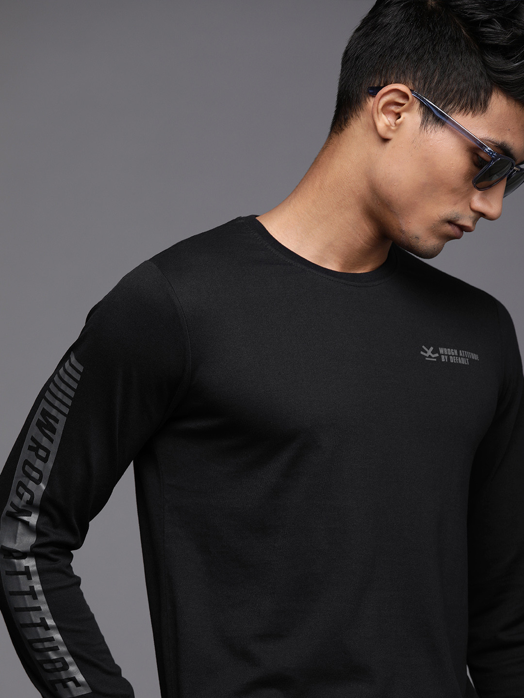 

WROGN Men Black Brand Logo Printed Slim Fit T-shirt