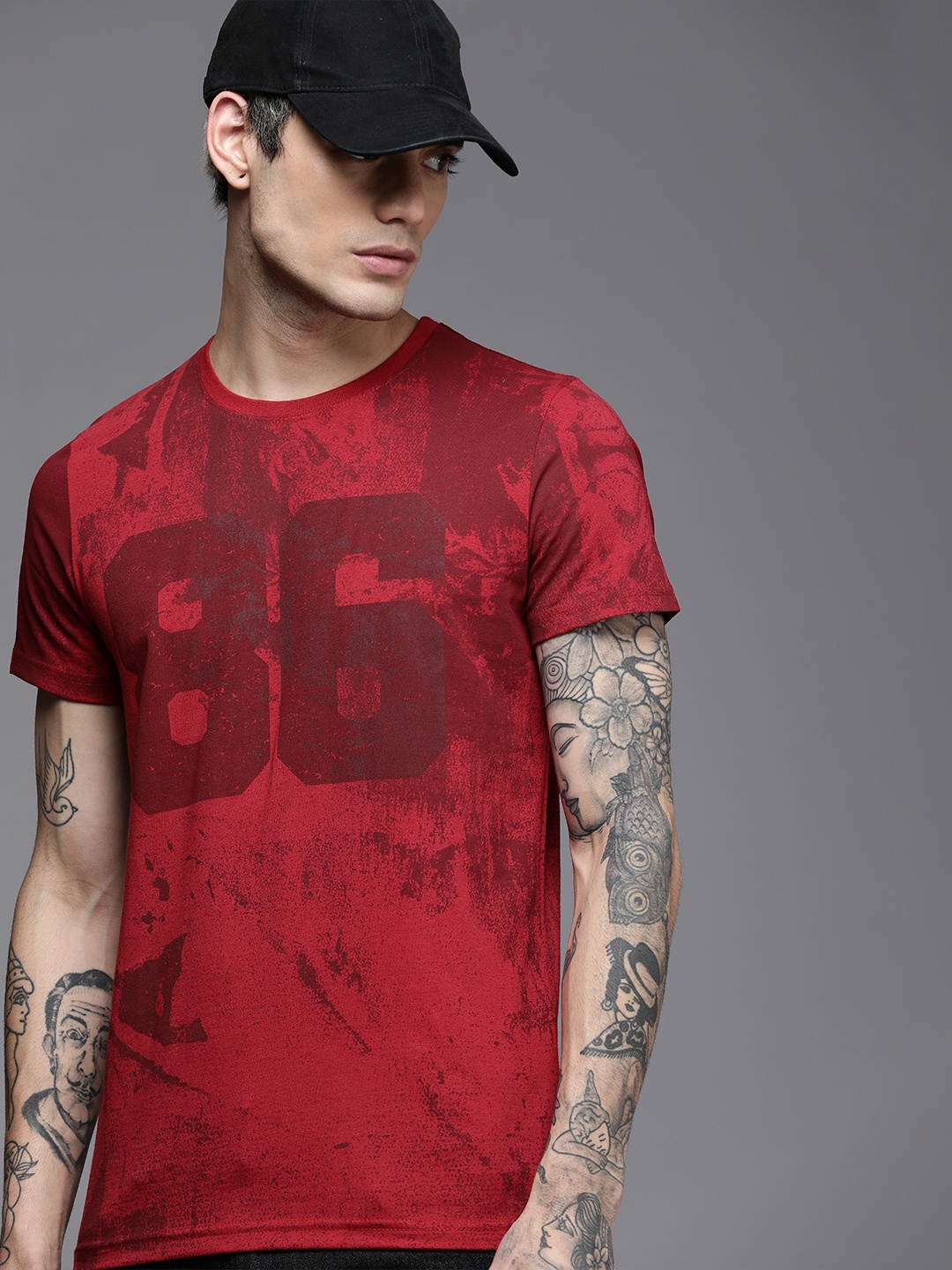 

WROGN Men Red Colourblocked Printed Casual T-shirt