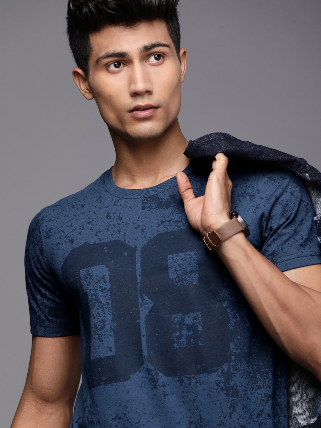

WROGN Men Blue Printed Slim Fit T-shirt