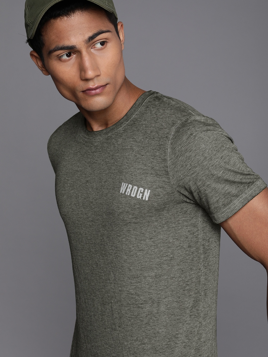 

WROGN Men Grey Slim Fit T-shirt