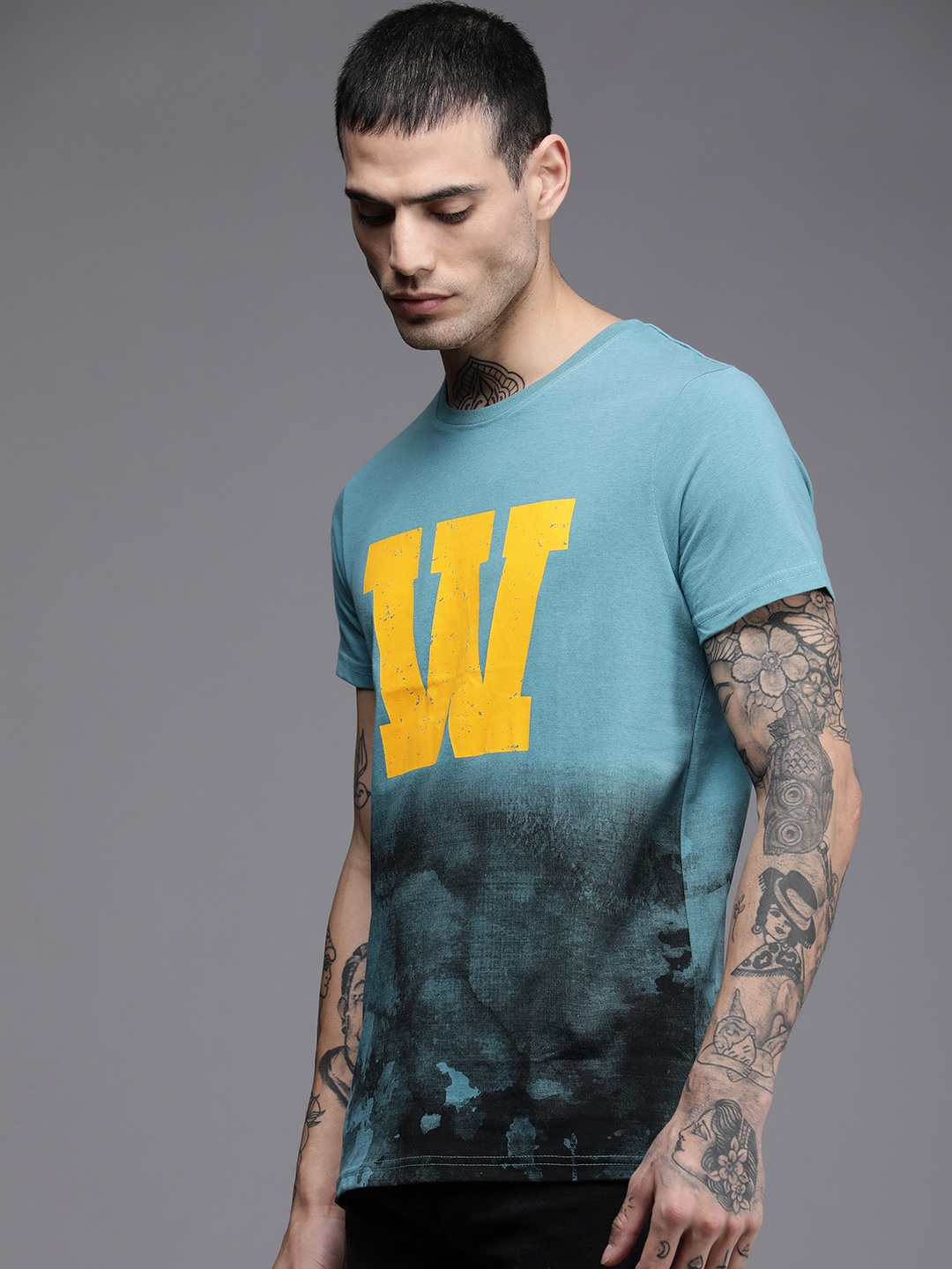 

WROGN Men Blue & Black Tie and Dye Slim Fit T-shirt