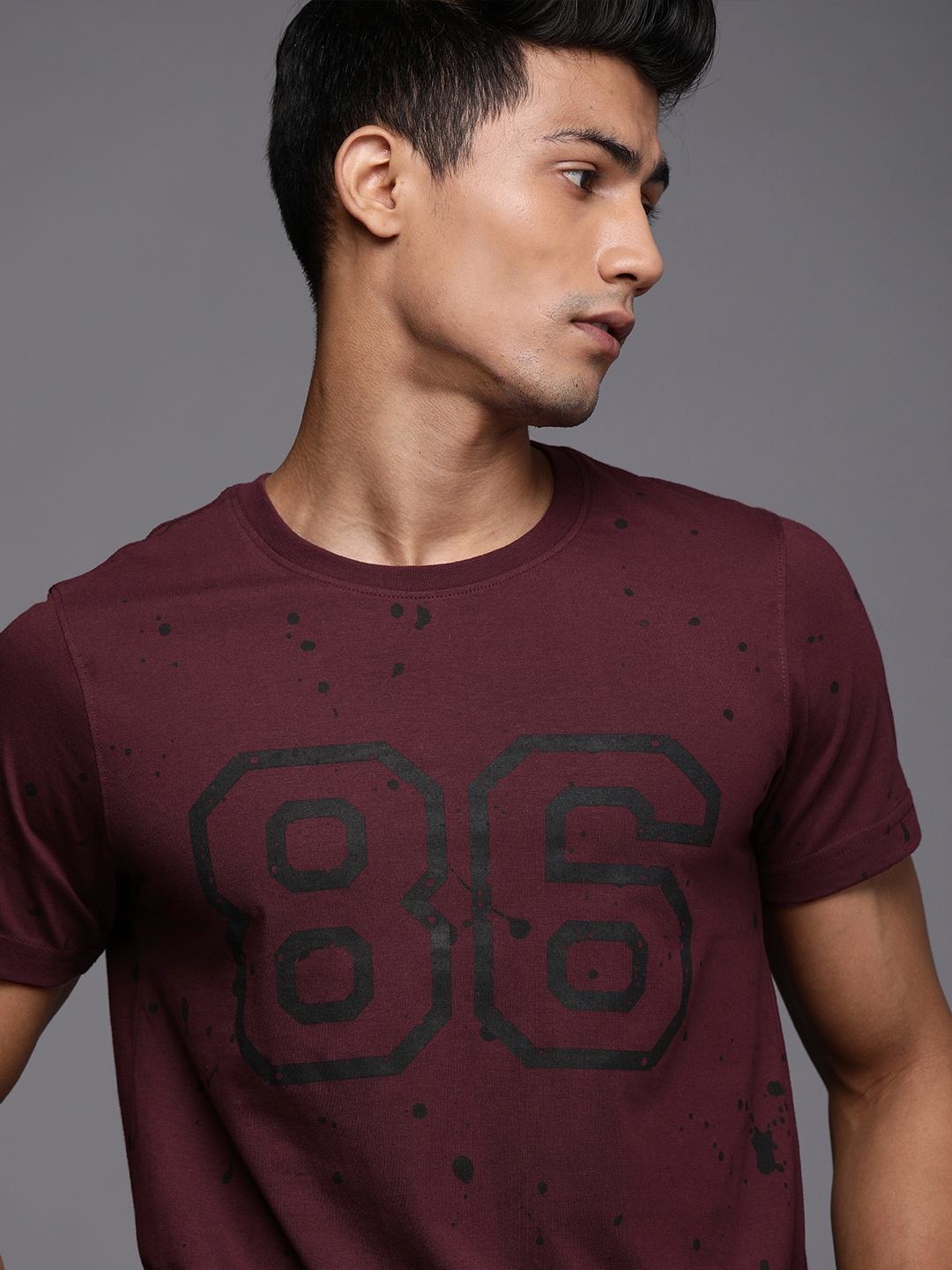 

WROGN Men Burgundy & Black Typography Printed Slim Fit T-shirt