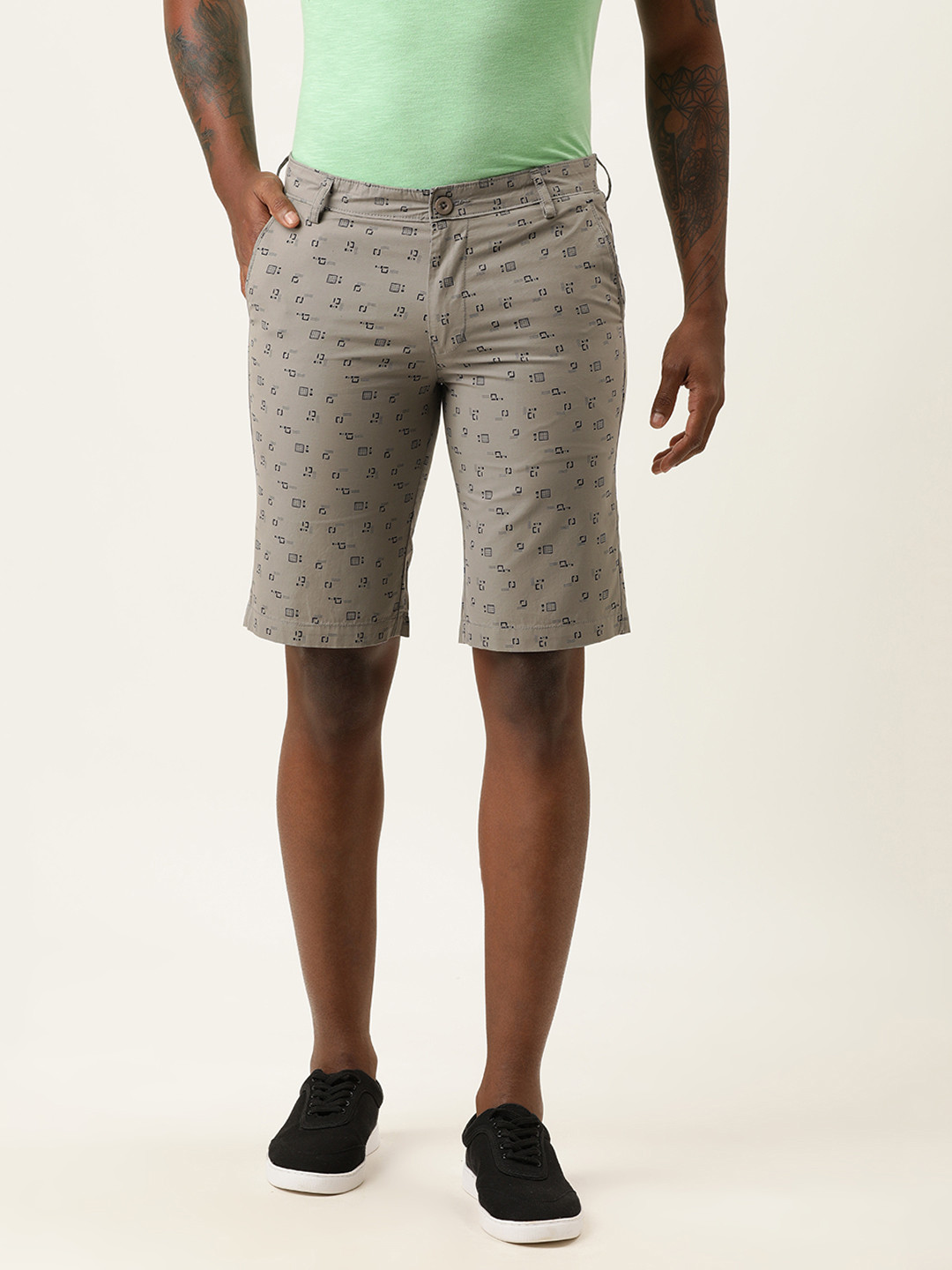 

IVOC Men Grey Printed Slim Fit Mid-Rise Regular Shorts