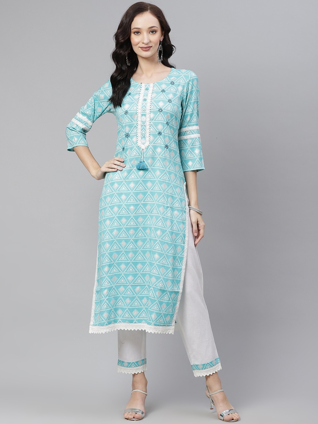 

PIROH Women Turquoise Blue & White Geometric Printed Thread Work Kurta