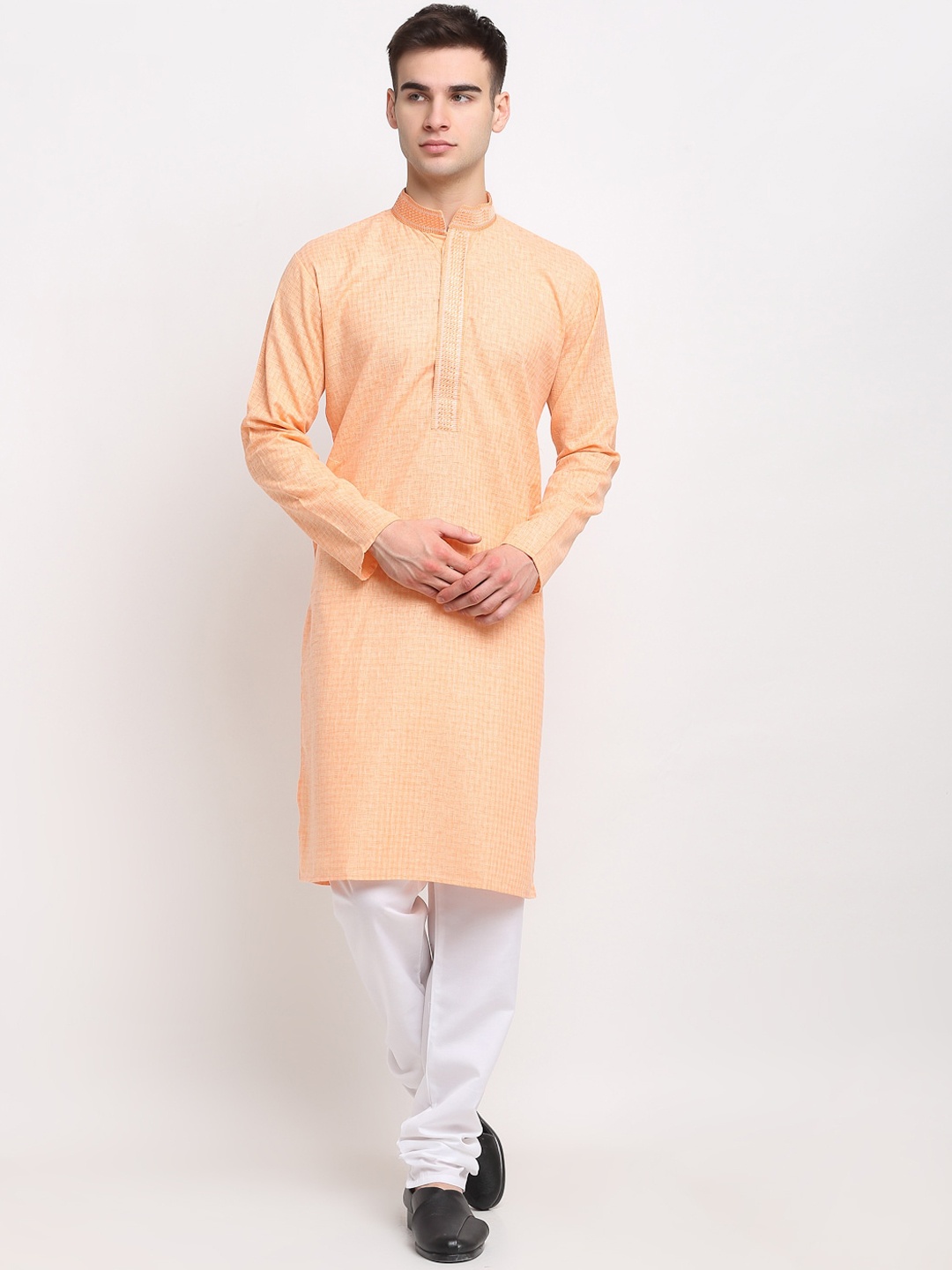 

Jompers Men Peach-Coloured Woven Design Thread Work Mandarin Collar Cotton Kurta