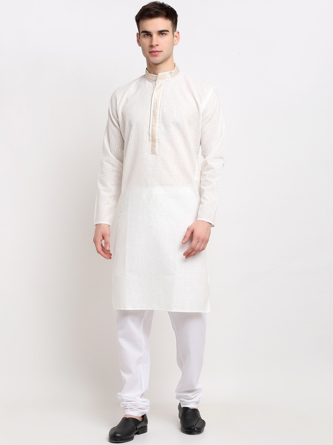 

Jompers Men Off White Pure Cotton Woven Designed Straight Kurta