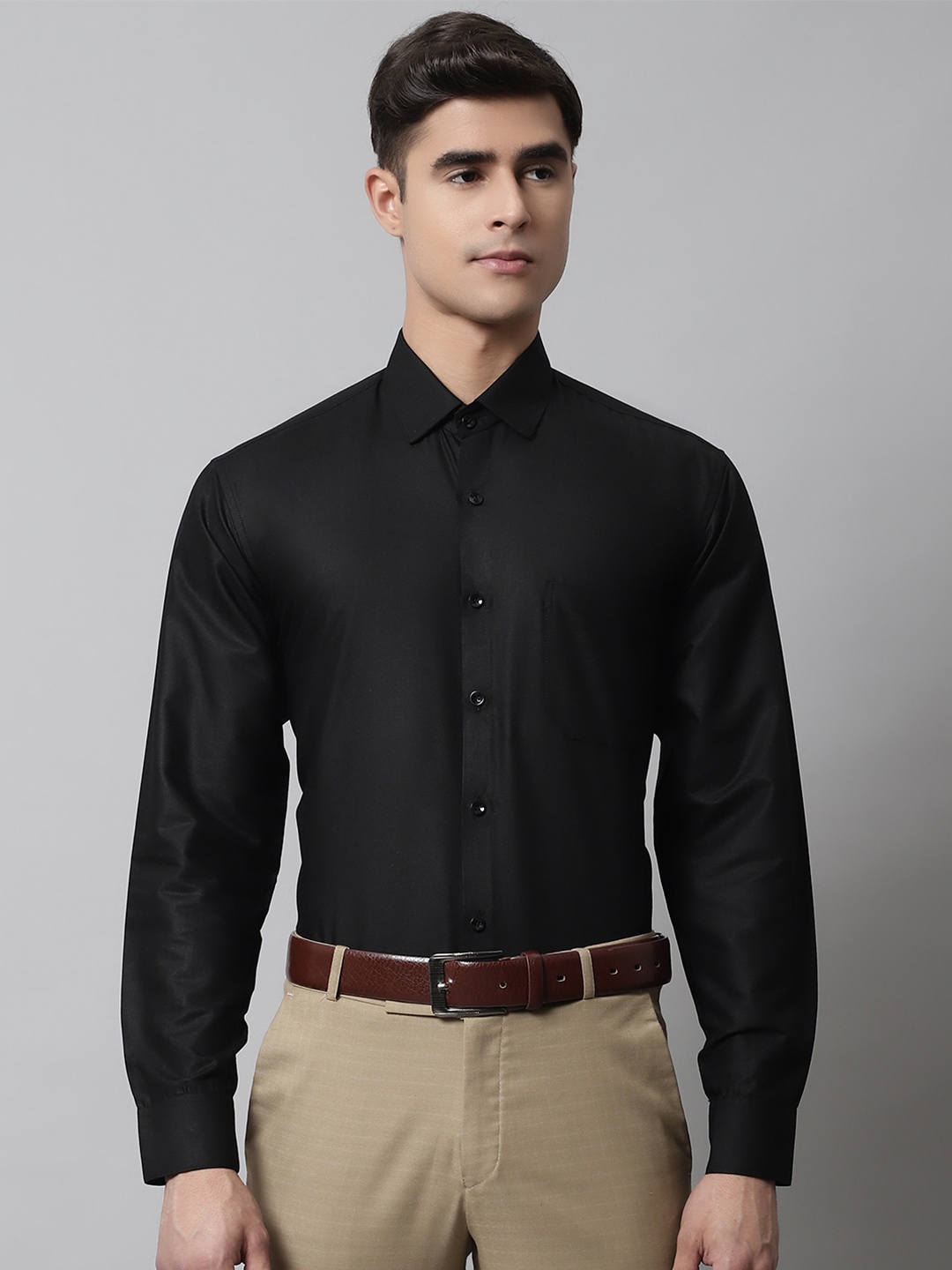 

JAINISH Men Black Comfort Fit Solid Formal Shirt
