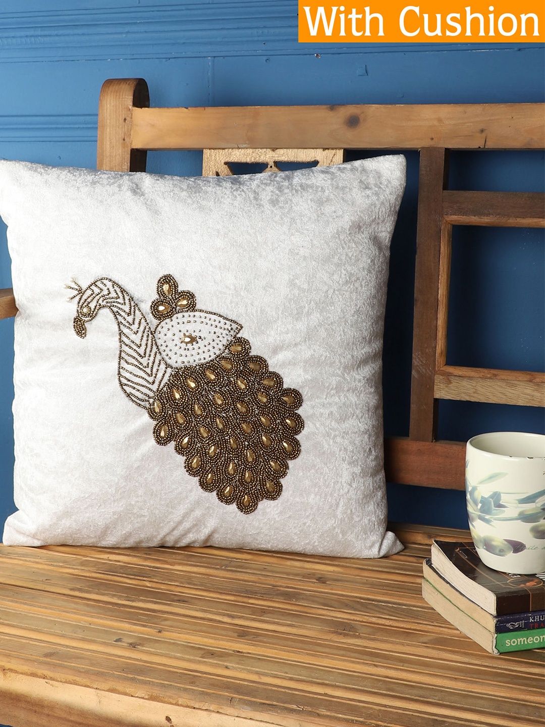 

MFD HOME FURNISHING White & Gold-Toned Embroidered Velvet Square Cushion Covers