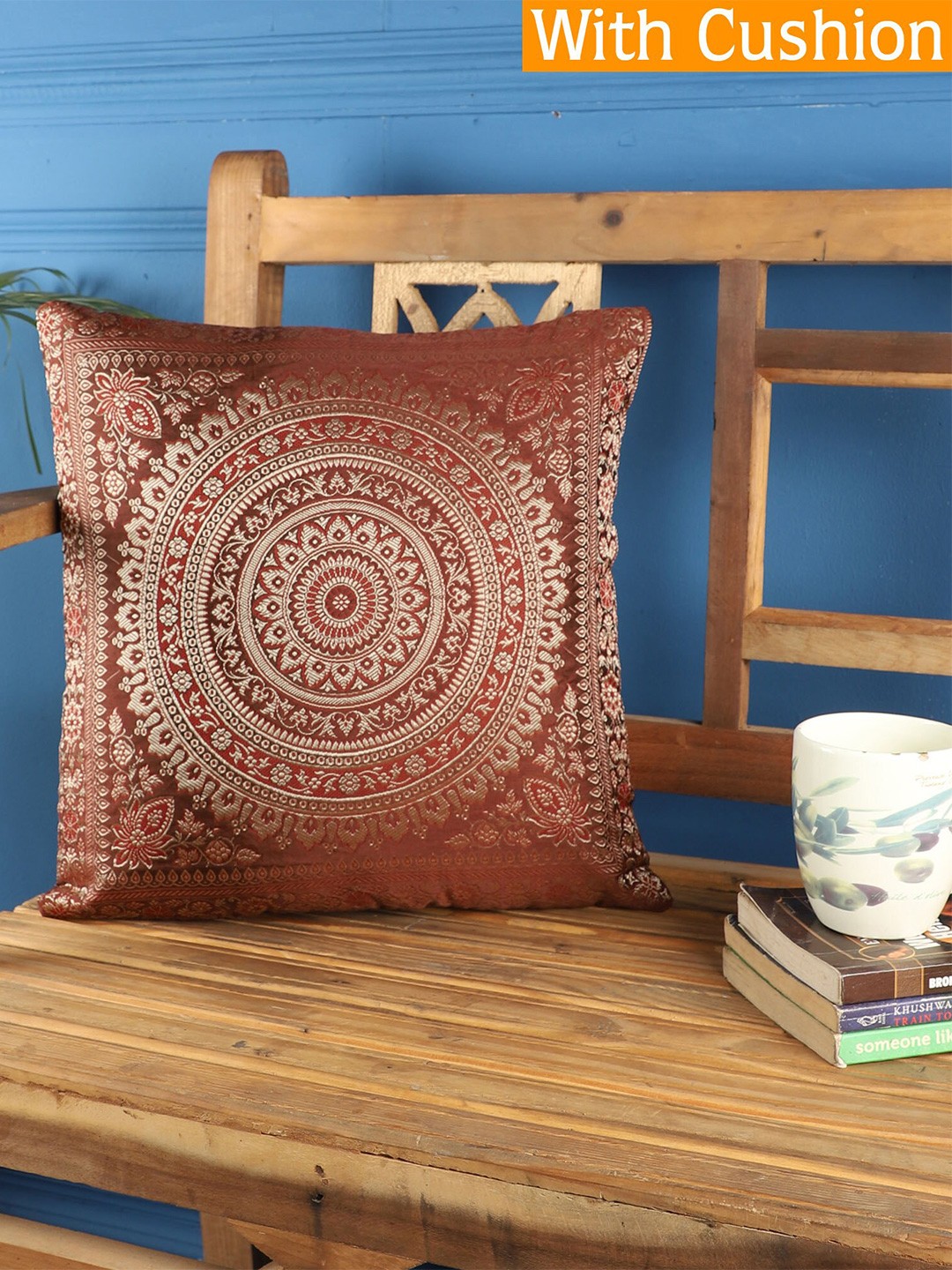 

MFD HOME FURNISHING Maroon & Gold-Toned Square Cushion Covers