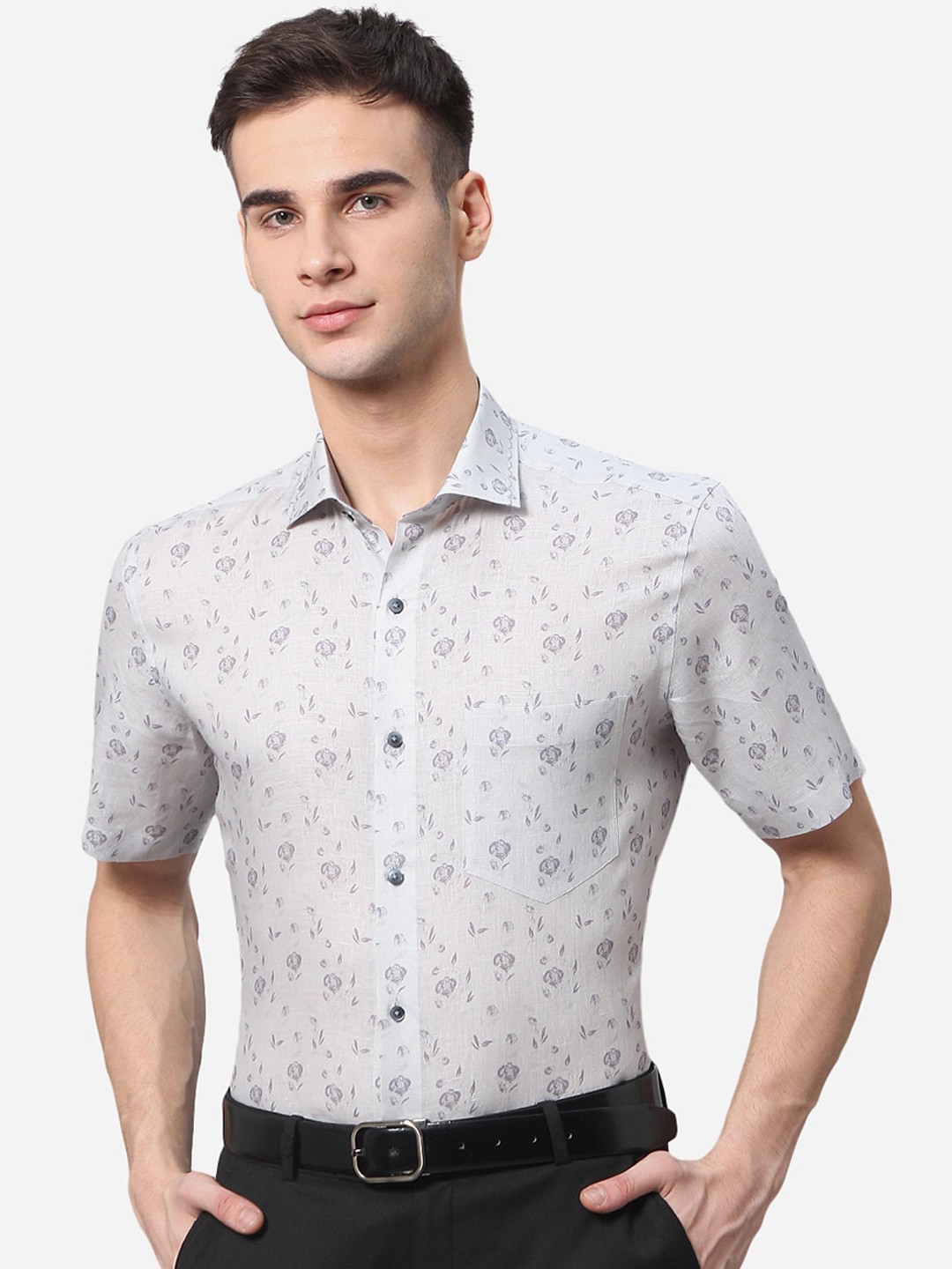 

JB STUDIO Men White Pure Cotton Slim Fit Floral Printed Formal Shirt
