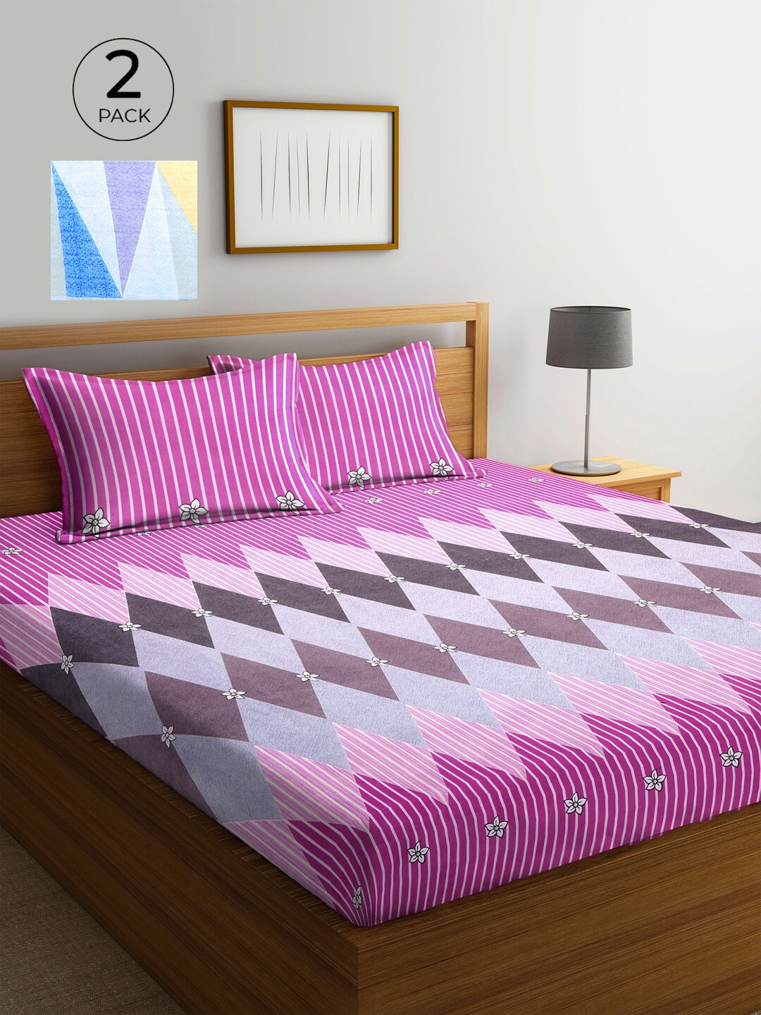 

KLOTTHE Pink & Turquoise Blue Geometric 210 TC 2 King Bedsheet with 4 Pillow Covers