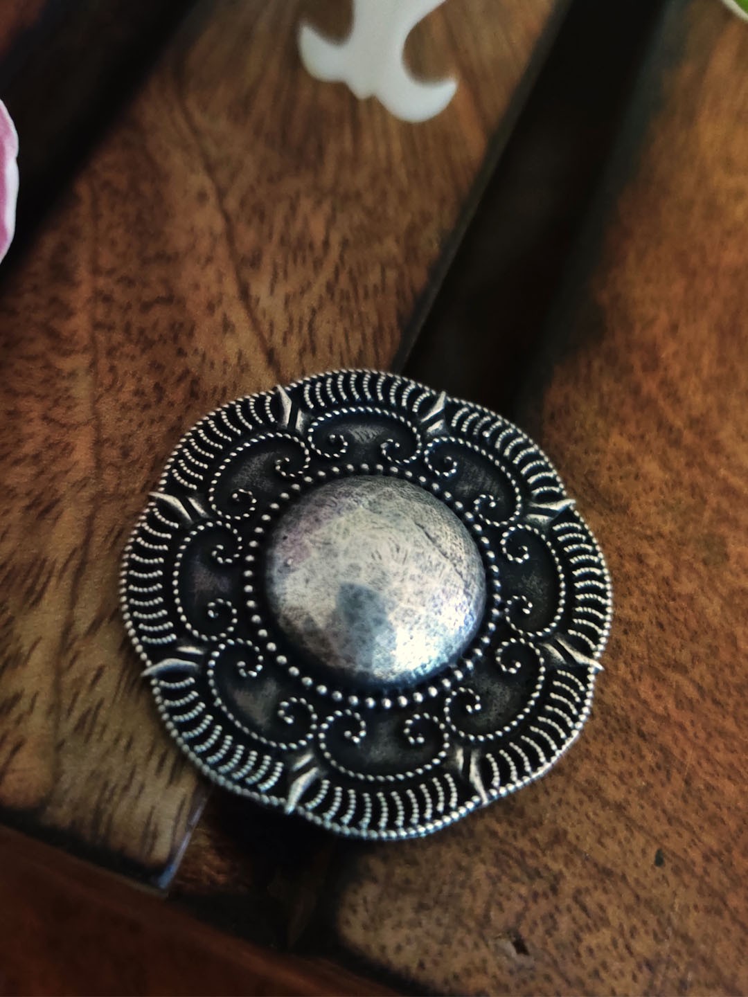 

Binnis Wardrobe Silver-Toned Adjustable Finger Ring