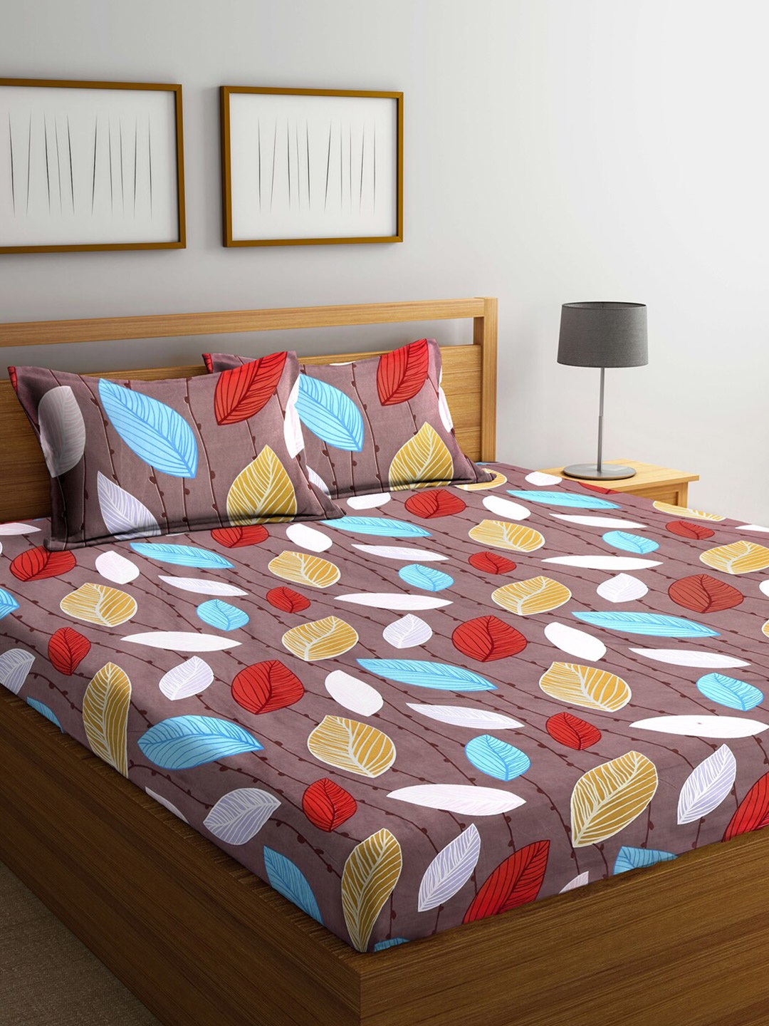 

KLOTTHE Grey & Red Floral 210 TC King Bedsheet with 2 Pillow Covers