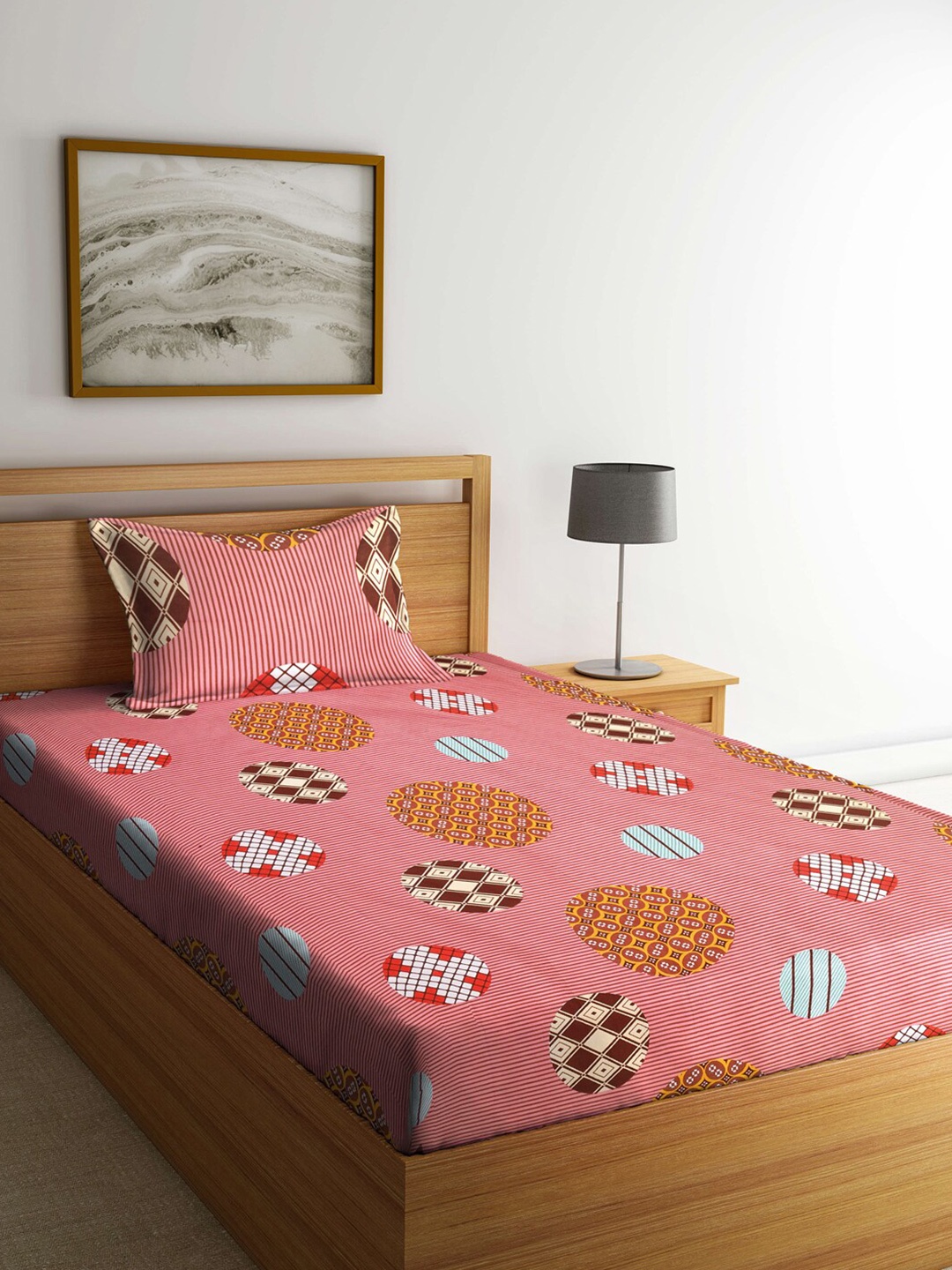 

KLOTTHE Pink & Yellow Geometric 210 TC Single Bedsheet with 1 Pillow Covers