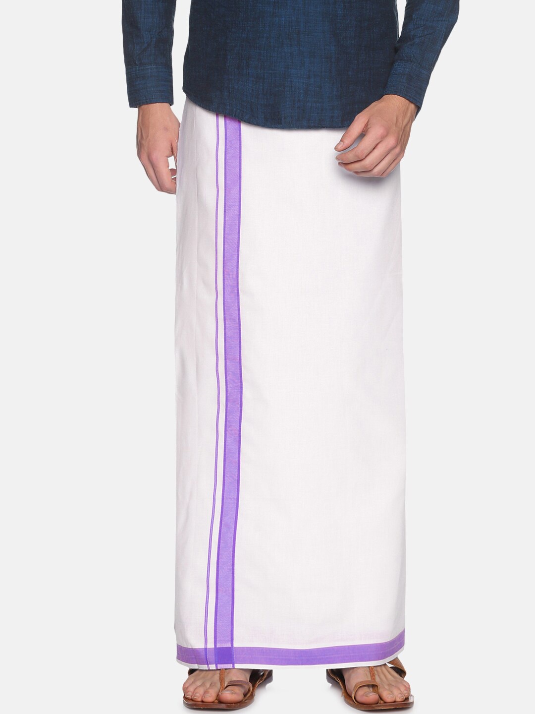 

Chennis Men White Solid Pure Cotton Dhoti