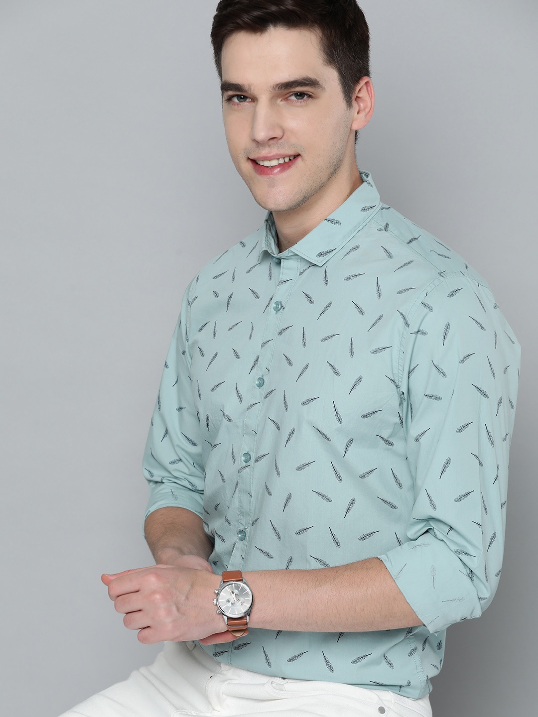 

Mast & Harbour Men Green Printed Casual Shirt