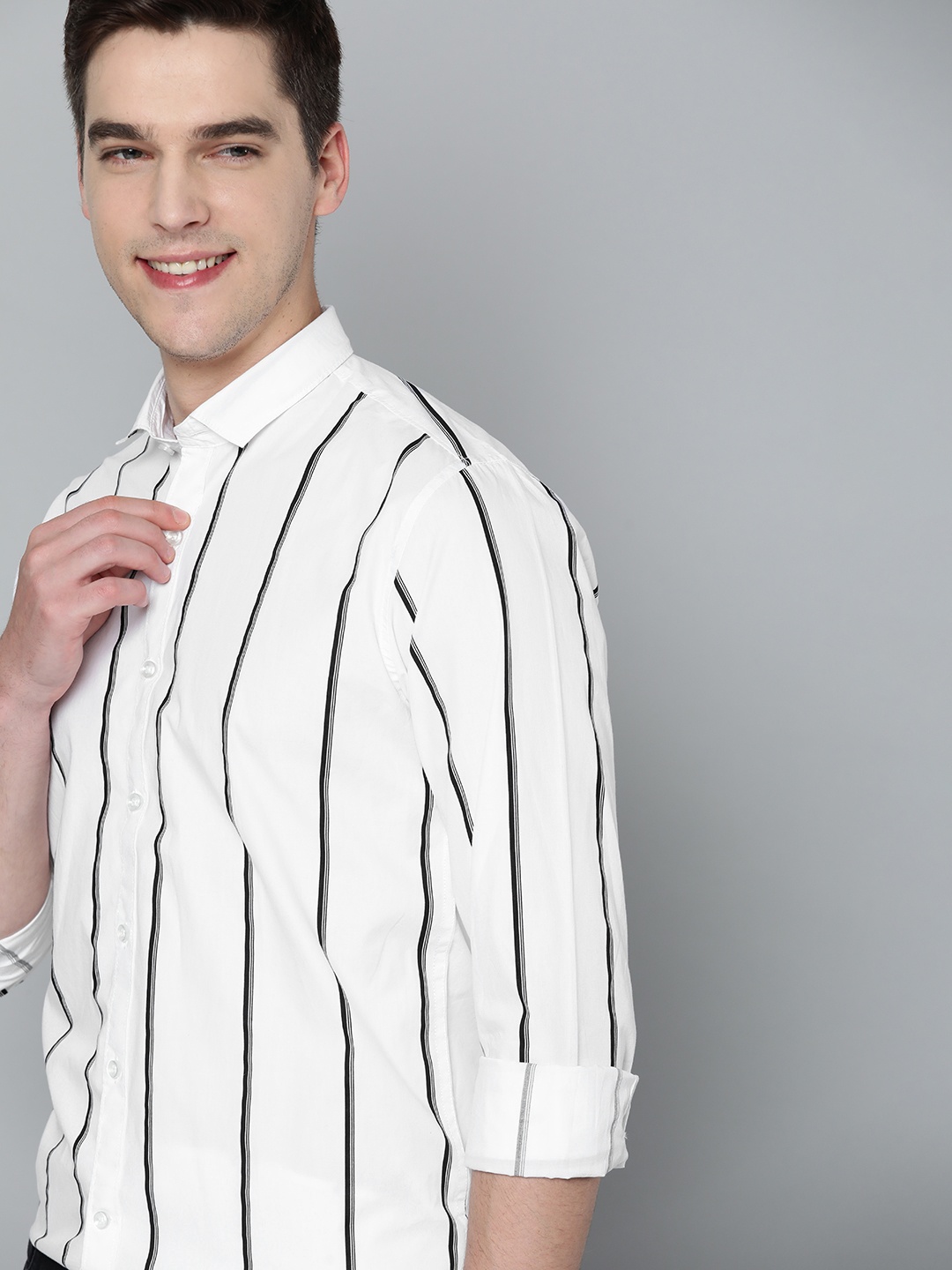 

Mast & Harbour Men White & Black Striped Pure Cotton Casual Shirt
