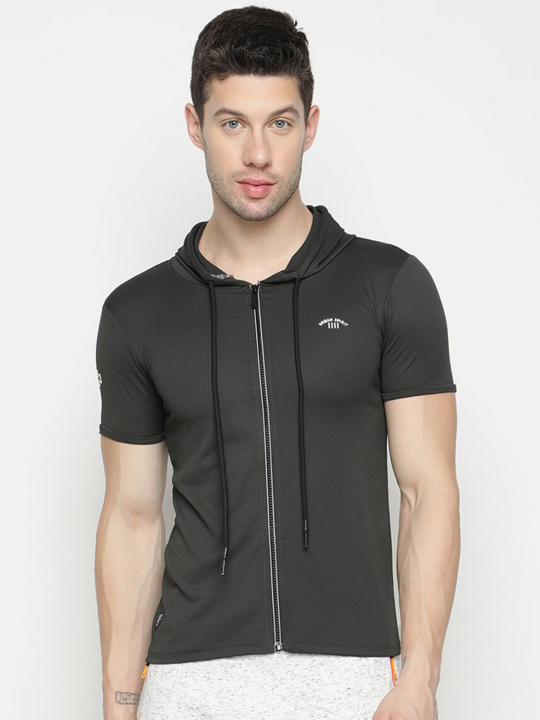 

V2 Value & Variety Men Green Solid Hooded T-shirt
