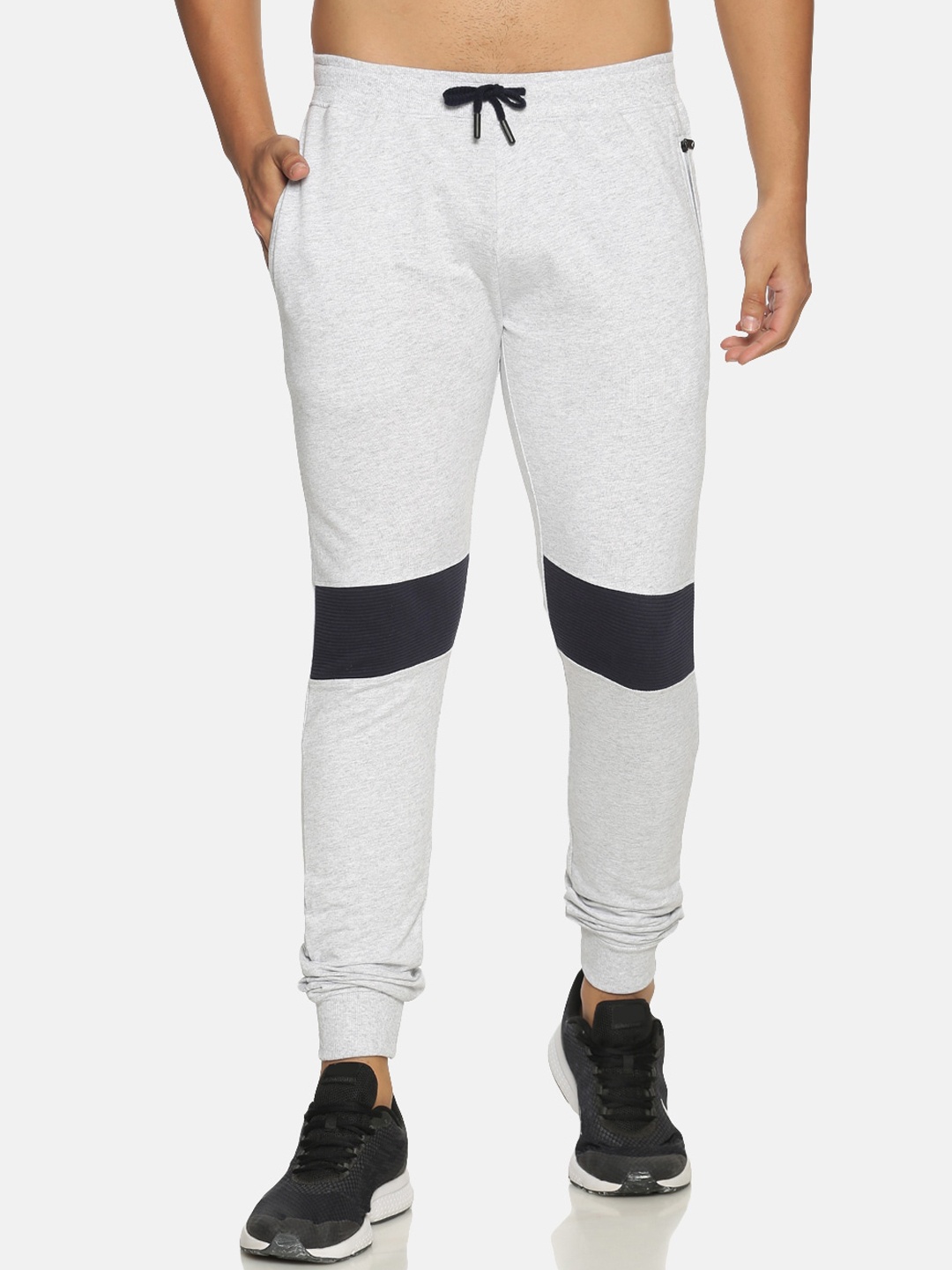 

Chennis Men Grey Melange & Black Colourblocked Pure Cotton Slim-Fit Joggers