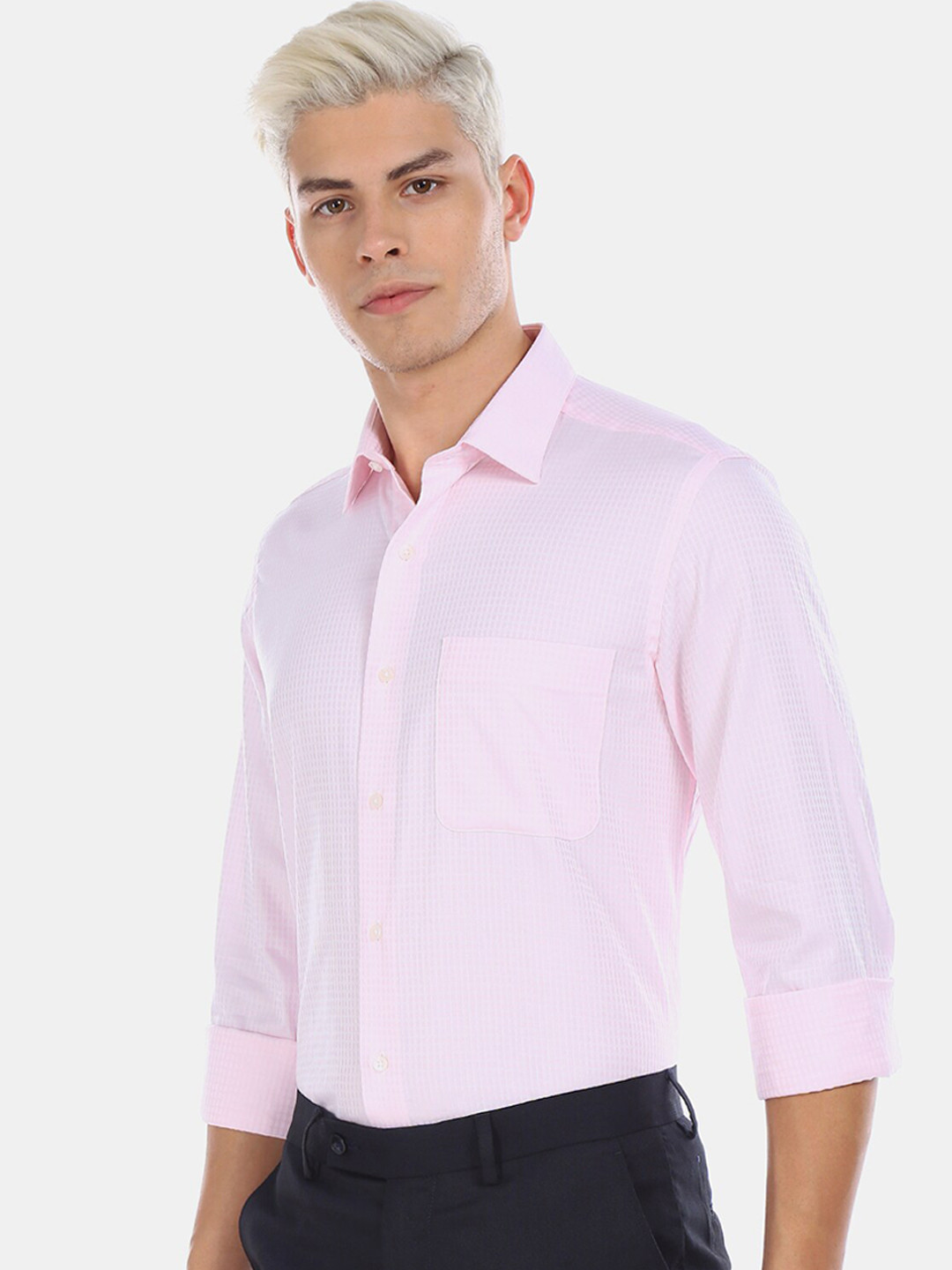 

Arrow Men Pink Checked Formal Cotton Shirt