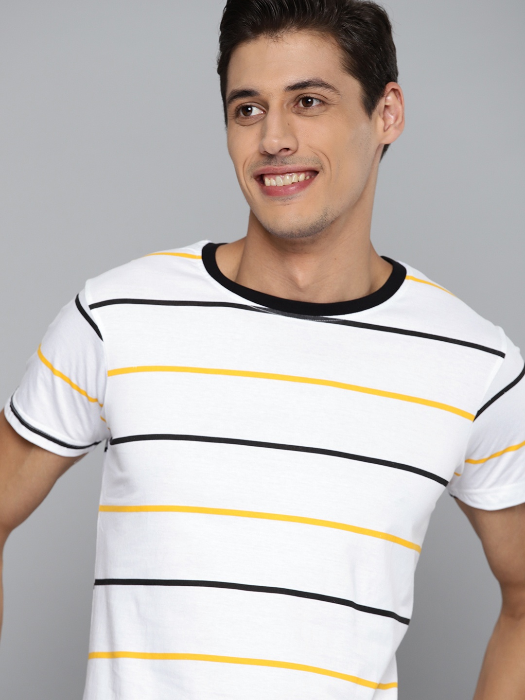 

HERENOW Men White Yellow Pure Cotton Striped Pure Cotton T-shirt