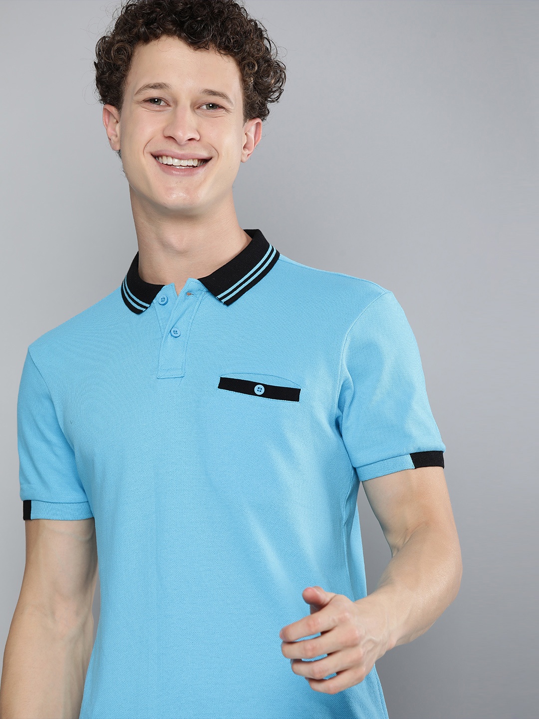 

HERENOW Men Blue Contrast Polo Collar Pure Cotton T-shirt with Pocket
