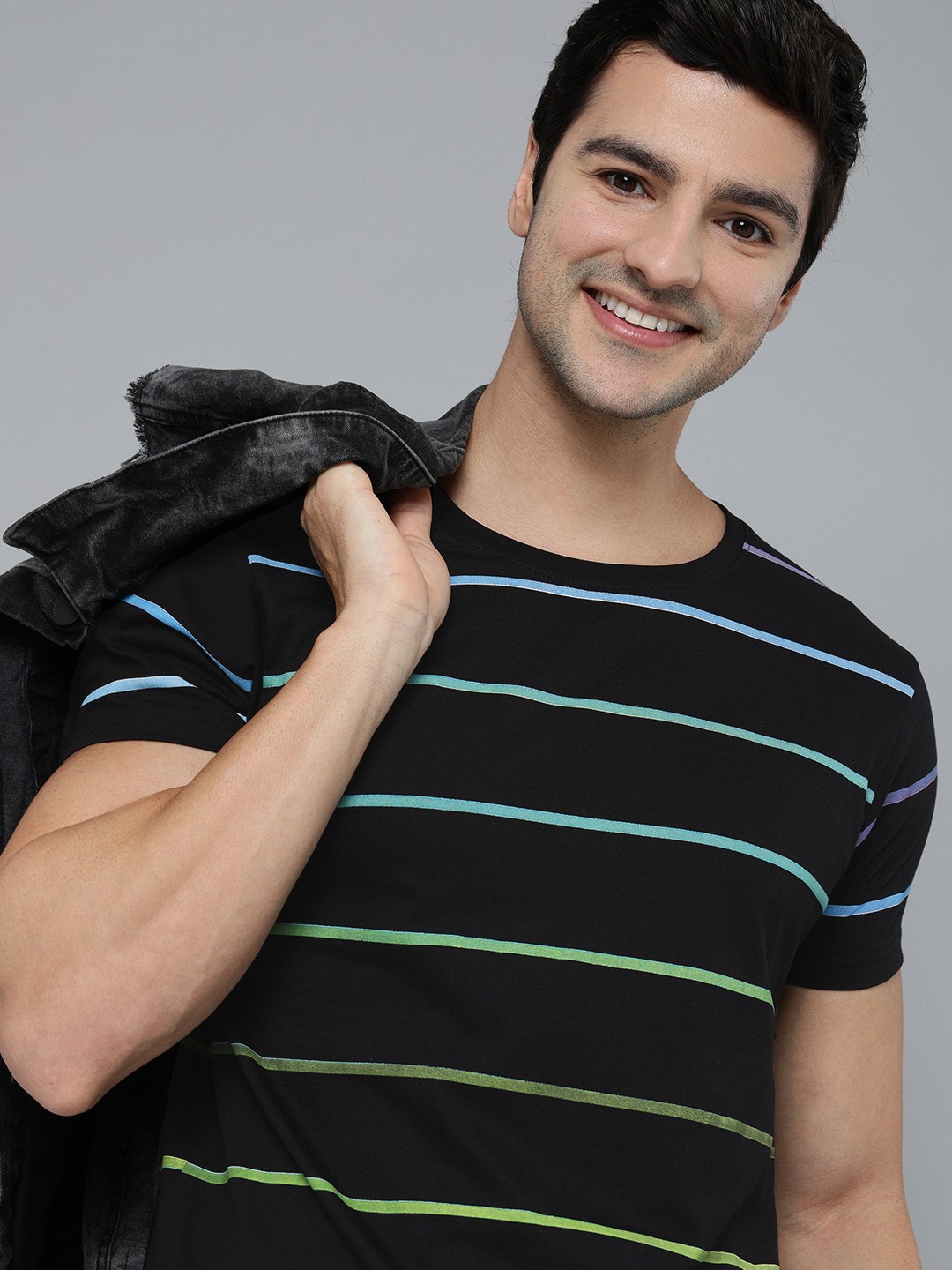 

HERENOW Men Black Green Striped Pure Cotton T-shirt