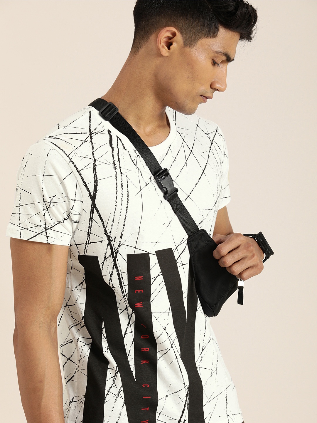 

Moda Rapido Men White Black Printed Pure Cotton T-shirt