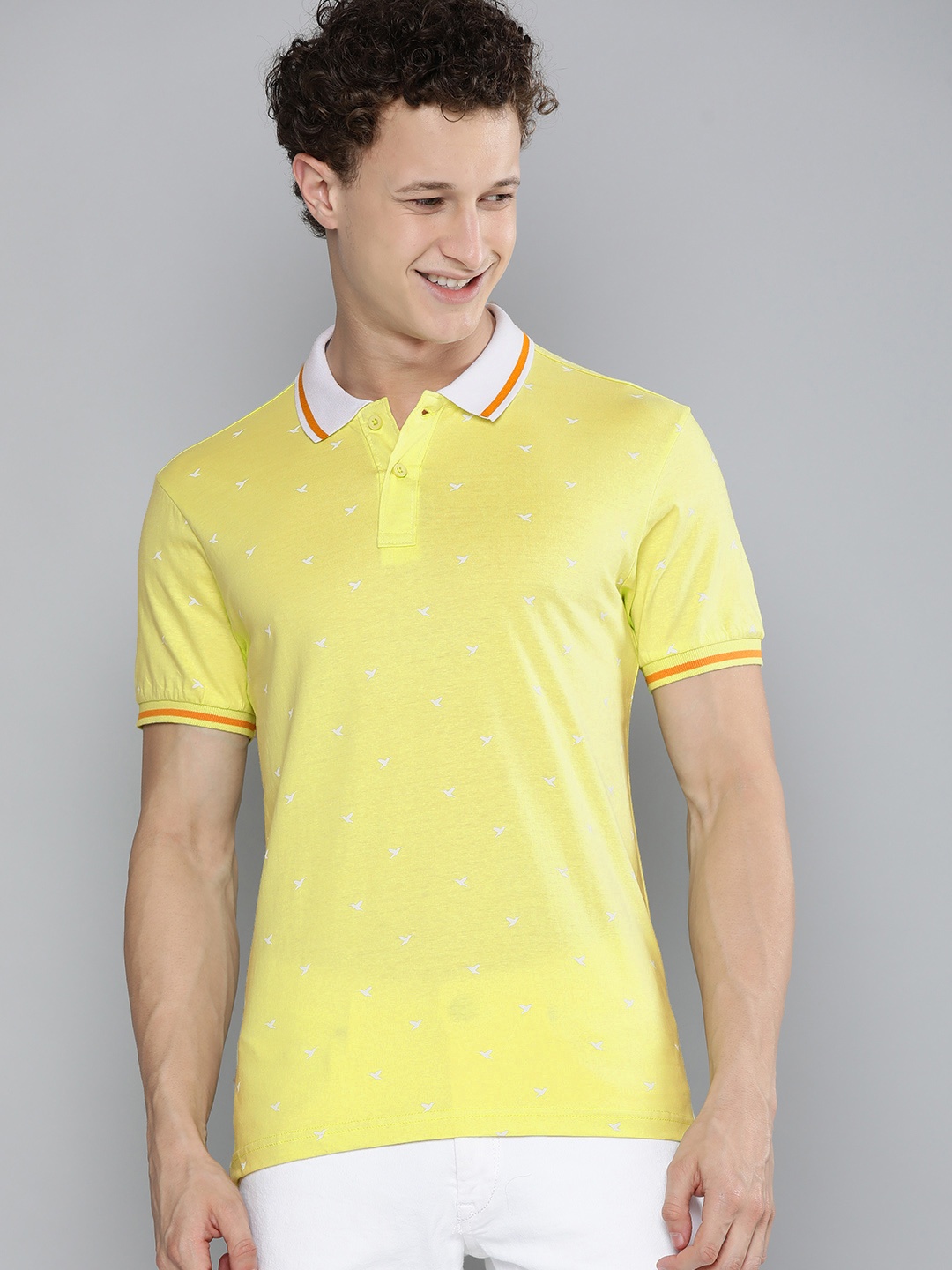 

HERENOW Men Lime Green White Printed Contrast Polo Collar Pure Cotton T-shirt