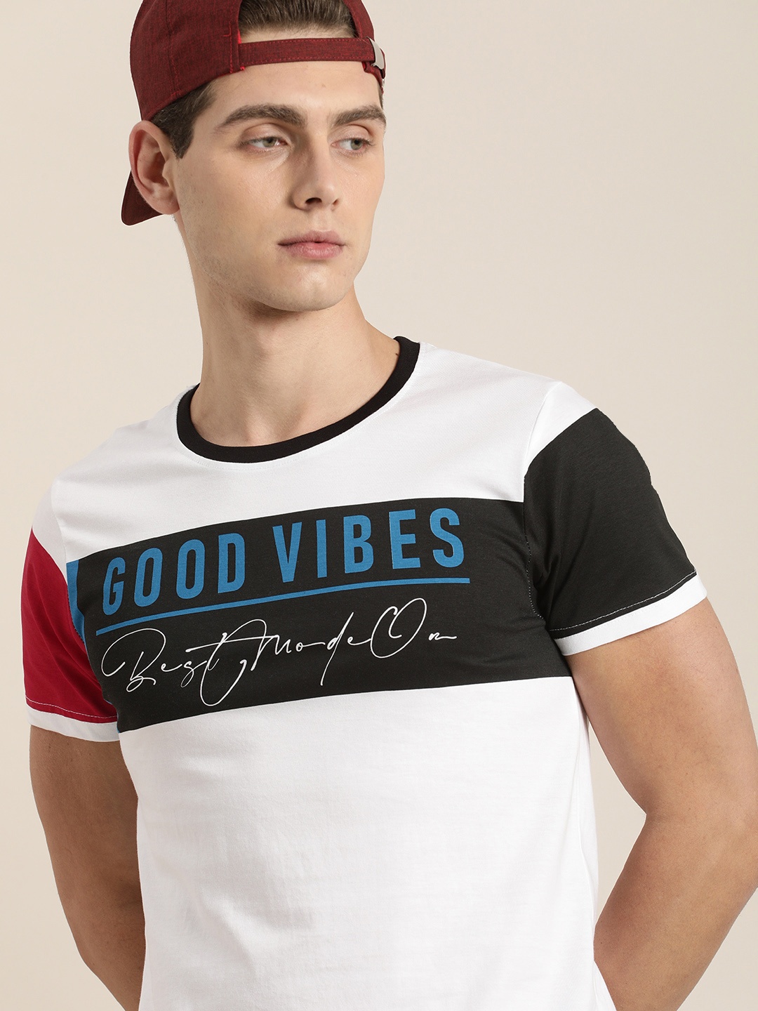 

Moda Rapido Men White & Black Colourblocked T-shirt With Printed Detail