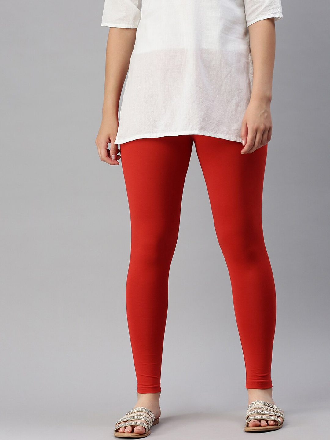 

De Moza Women Red Solid Ankle-Length Leggings