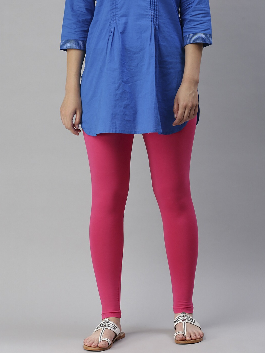 

De Moza Women Fuchsia-Pink Solid Ankle-Length Leggings
