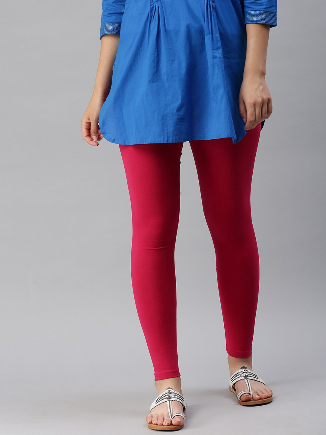 

De Moza Women Fuchsia Pink Solid Ankle-Length Leggings