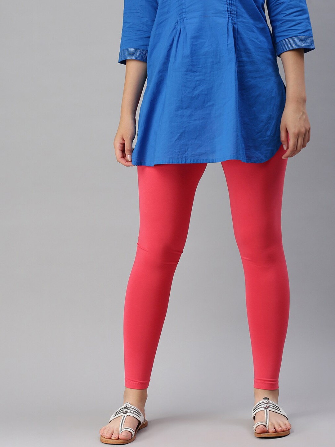 

De Moza Women Coral Coloured Solid Ankle-Length Leggings