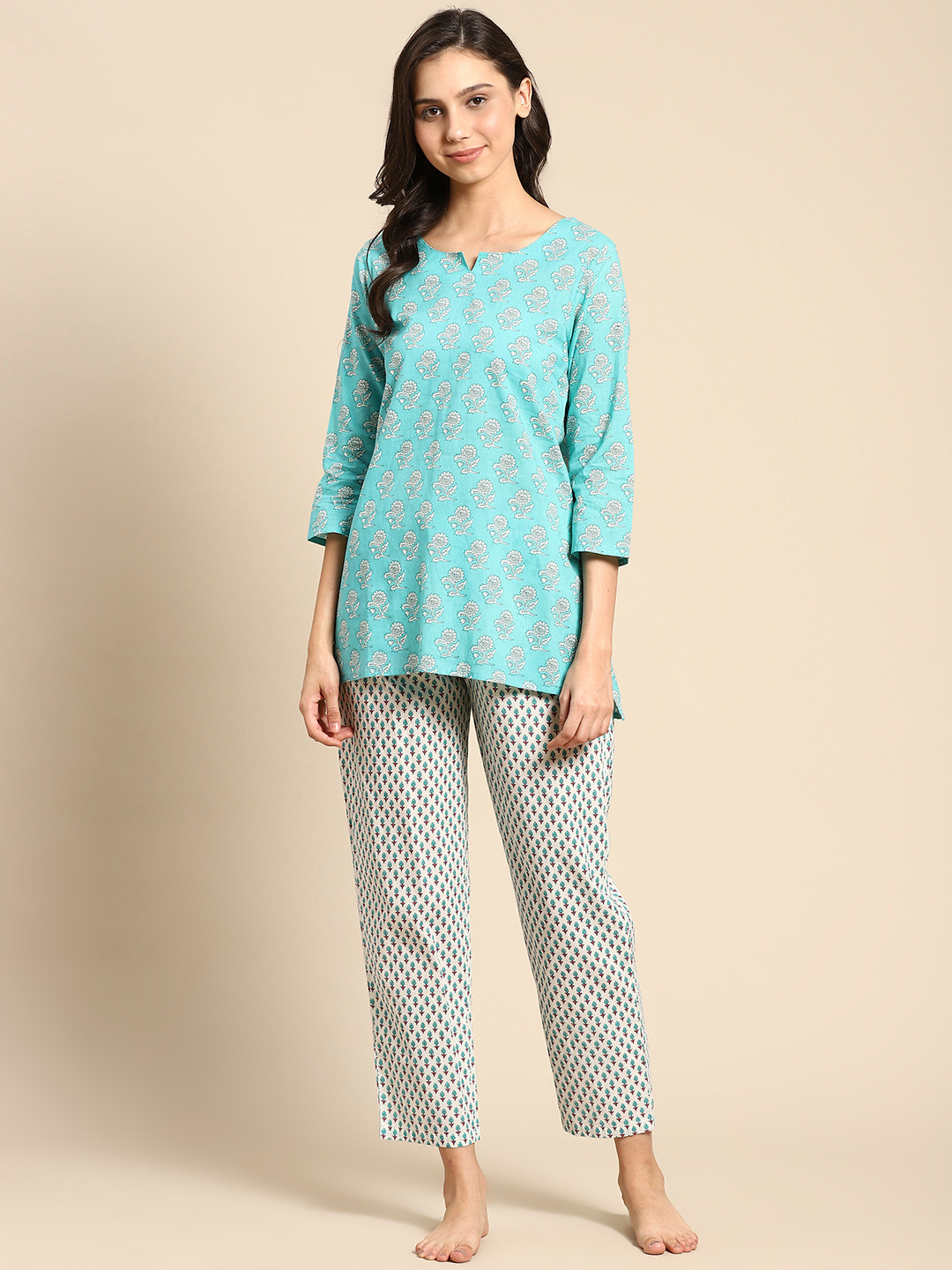 

Prakrti Women Turquoise Blue & White Pure Cotton Printed Night suit