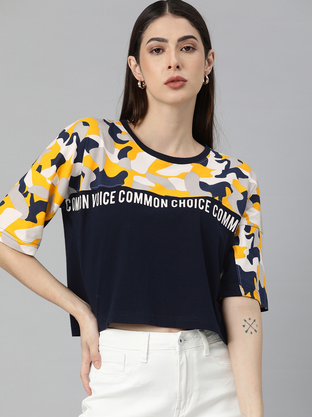 

JUNEBERRY Women Black & Yellow Printed Regular Tshirt