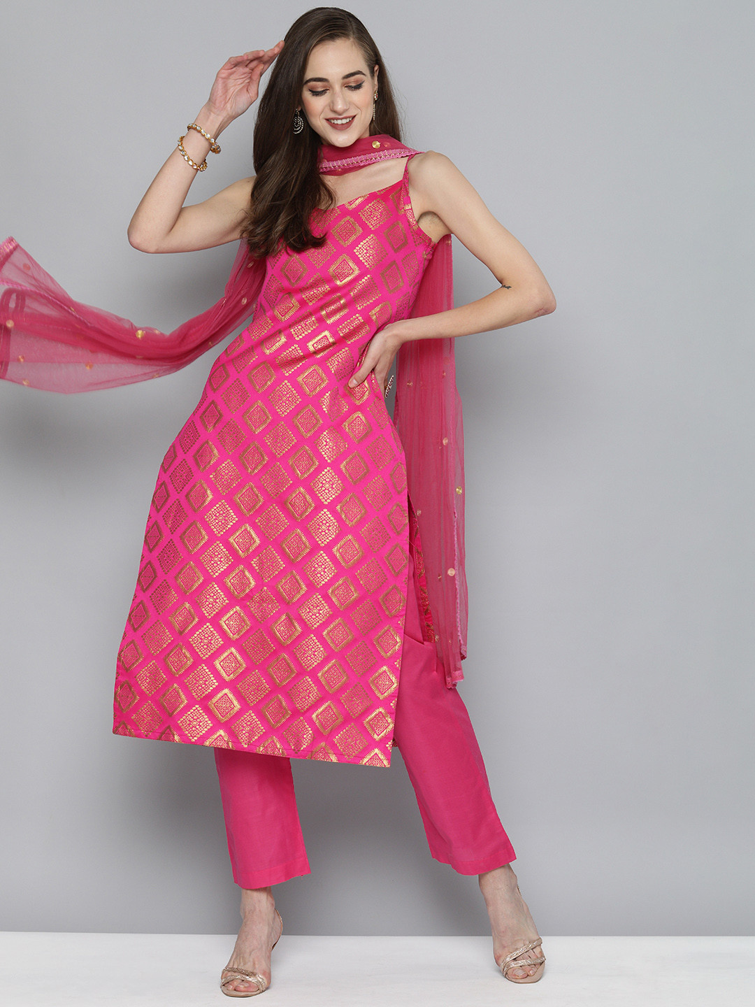 

Kvsfab Women Pink & Gold-Toned Ethnic Motifs Kurta with Trousers & Dupatta