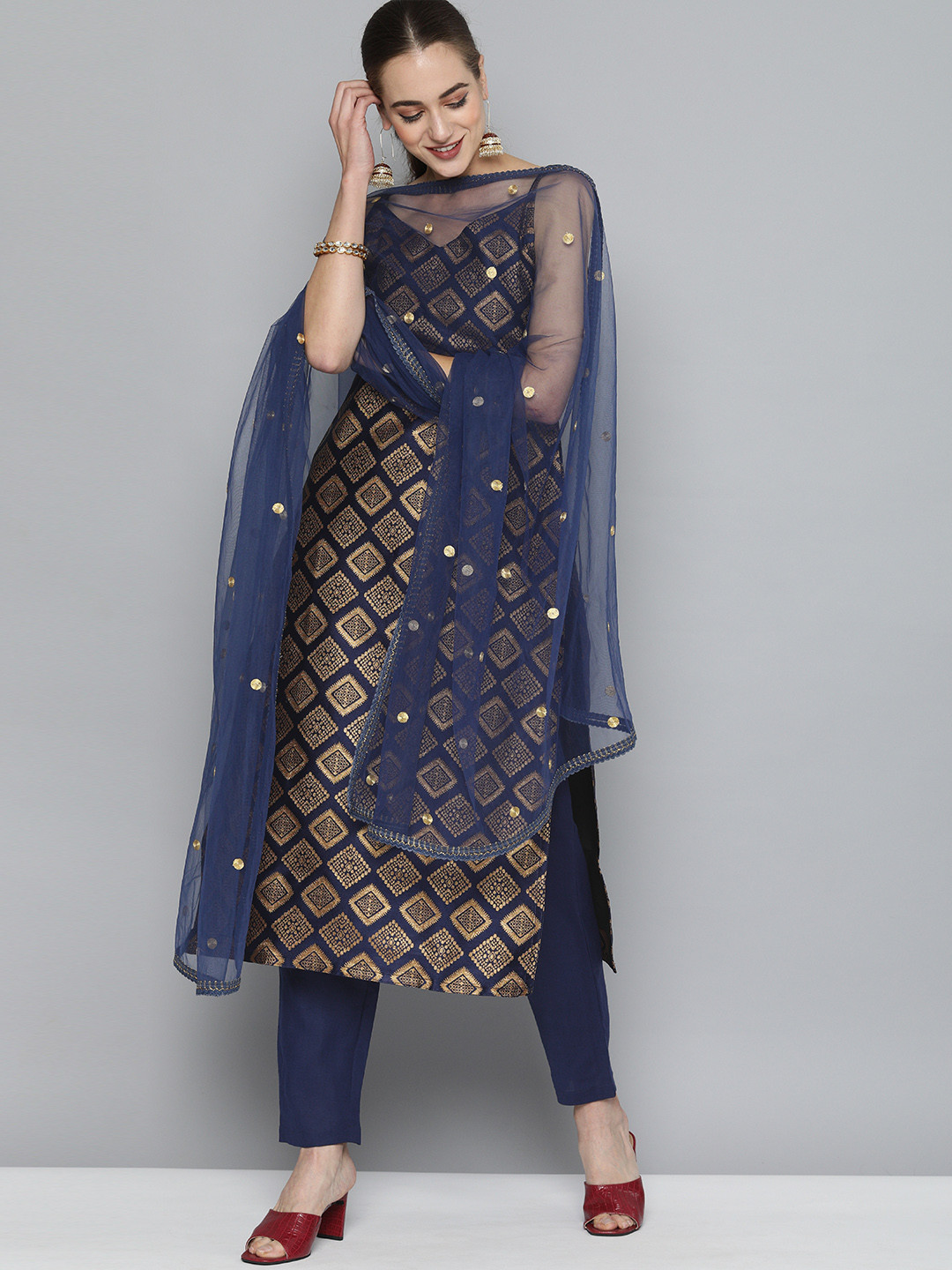 

Kvsfab Women Blue & Gold-Toned Ethnic Motifs Kurta with Trousers & Dupatta