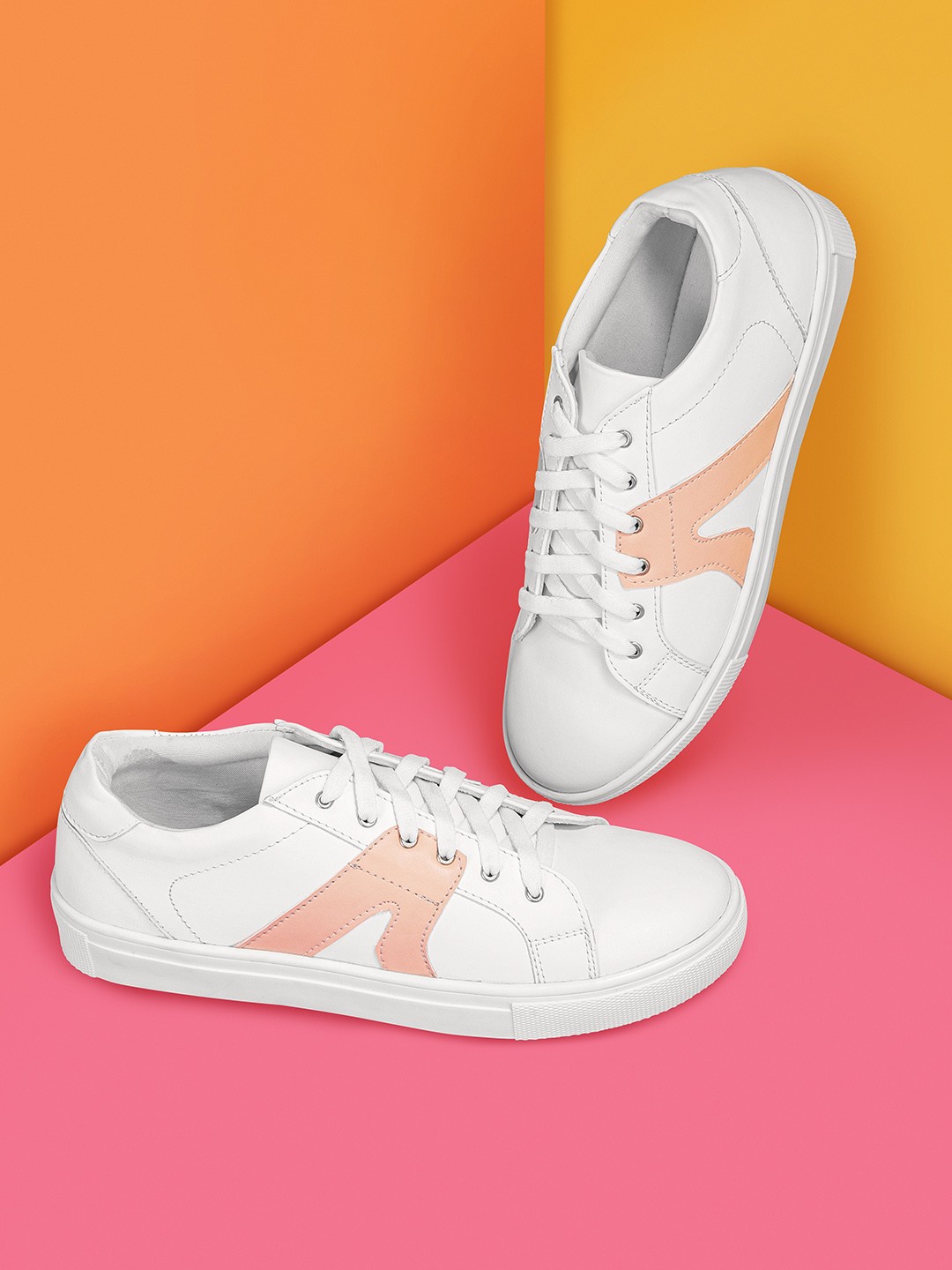 

Kook N Keech Women White & Peach-Coloured Solid Sneakers